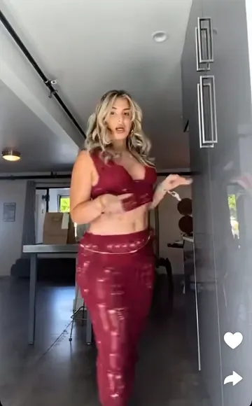 Emelyhernandez Shiny Pants Ass Twerk OnlyFans Video Leaked