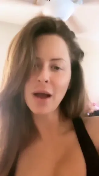 Emiaddisonx Black Top Cleavage Tease OnlyFans Video Leaked