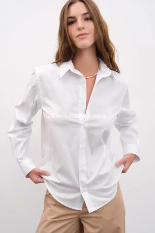 Emily Unbuttoned Shirt Tease OnlyFans Photo Leaked