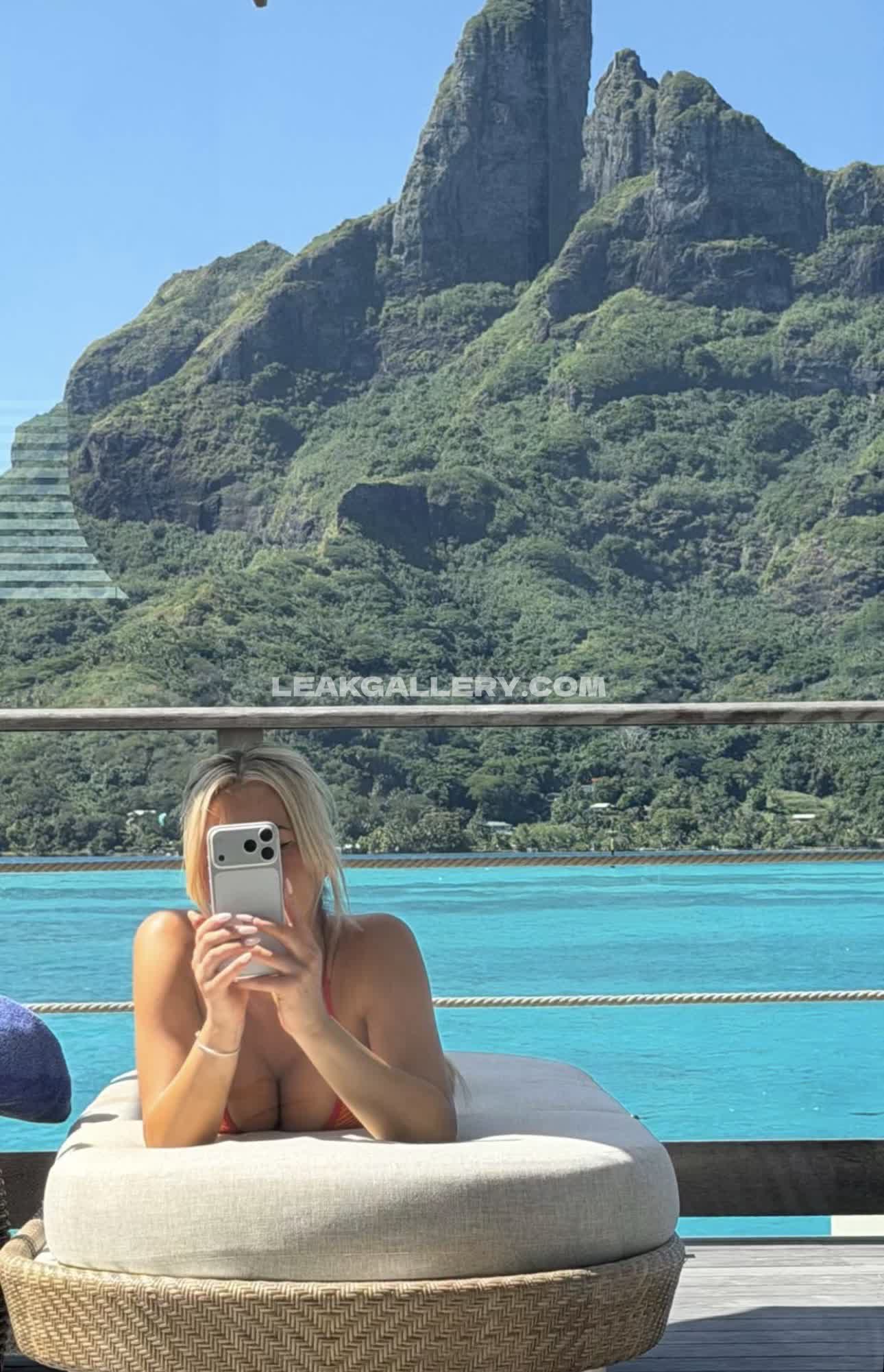 Emilyelizabeth Exclusive Leaked Nude OnlyFans #13490834