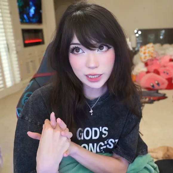 Emiru Praying Hands Pose OnlyFans Video Leaked