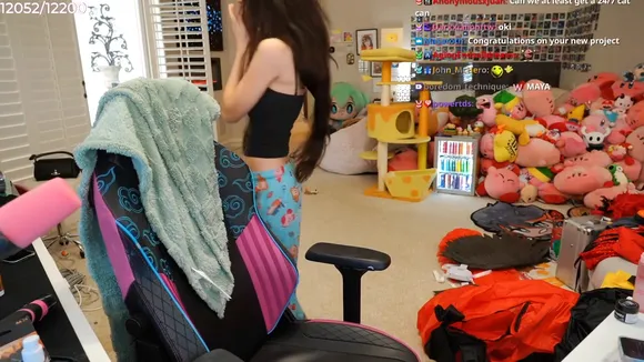 Emiru Pajama Pants Dance OnlyFans Video Leaked