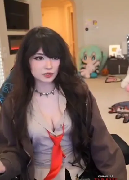 Emiru Low-Cut Shirt Tease OnlyFans Video Leaked