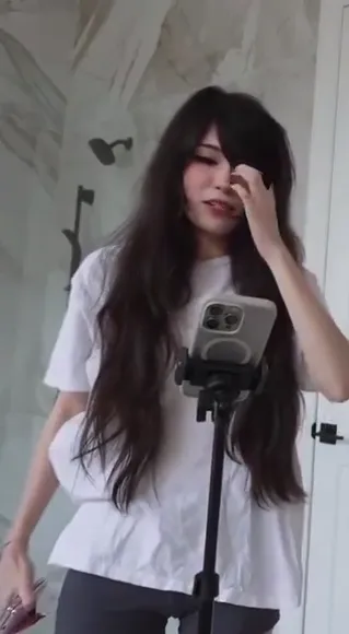 Emiru White Tee And Shorts OnlyFans Video Leaked