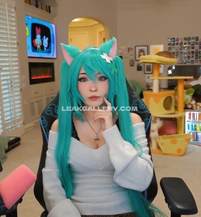 Emiru Exclusive Leaked Nude OnlyFans #13386967