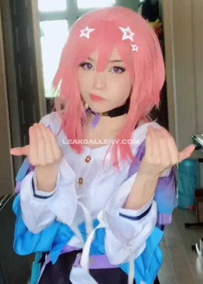 Emiru Cosplay Finger Hearts OnlyFans Photo Leaked