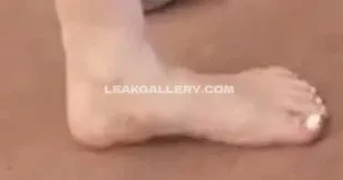 Emiru Bare Feet Tease OnlyFans Photo Leaked