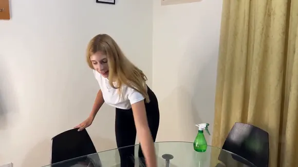 Emma_embrace Naked Ass On Table OnlyFans Video Leaked