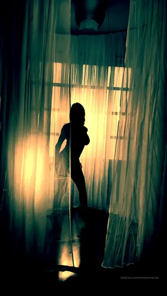 Emma_rose_24 Silhouette Behind Sheer Curtains OnlyFans Video Leaked