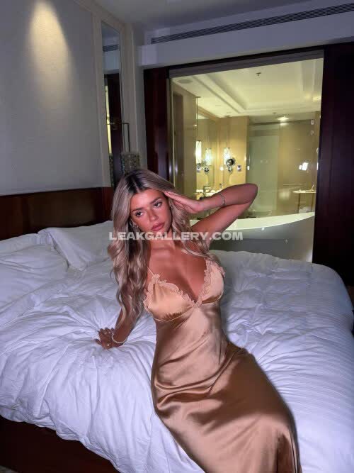 Emmabourson Exclusive Leaked Nude OnlyFans #12277648