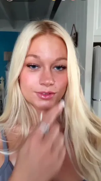 Emmalynnaomi Thighs In Tiny Shorts OnlyFans Video Leaked