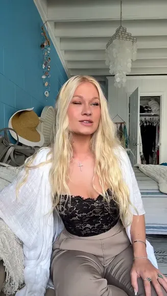 Emmalynnaomi Lace Bralette Tease OnlyFans Video Leaked
