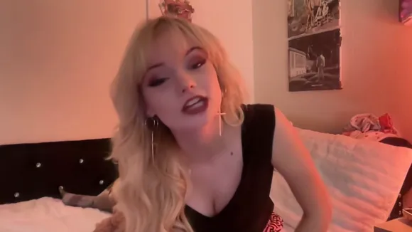 Emmasmyspaceasmr Black Top Tease OnlyFans Video Leaked