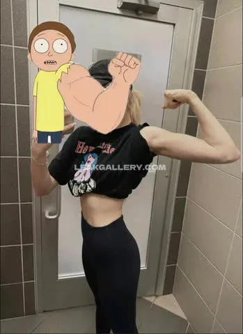 Emmasmyspaceasmr Muscle Flexing Pose OnlyFans Photo Leaked