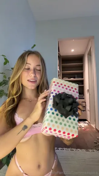 Emmaxspice Pink Lace Bra Tease OnlyFans Video Leaked
