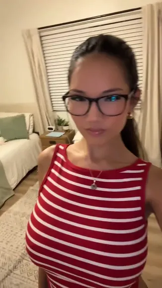 Emme.dae Striped Top Tease OnlyFans Video Leaked