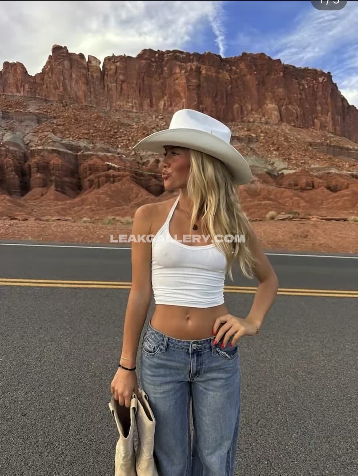 Emmilee Exclusive Leaked Nude OnlyFans #13103238