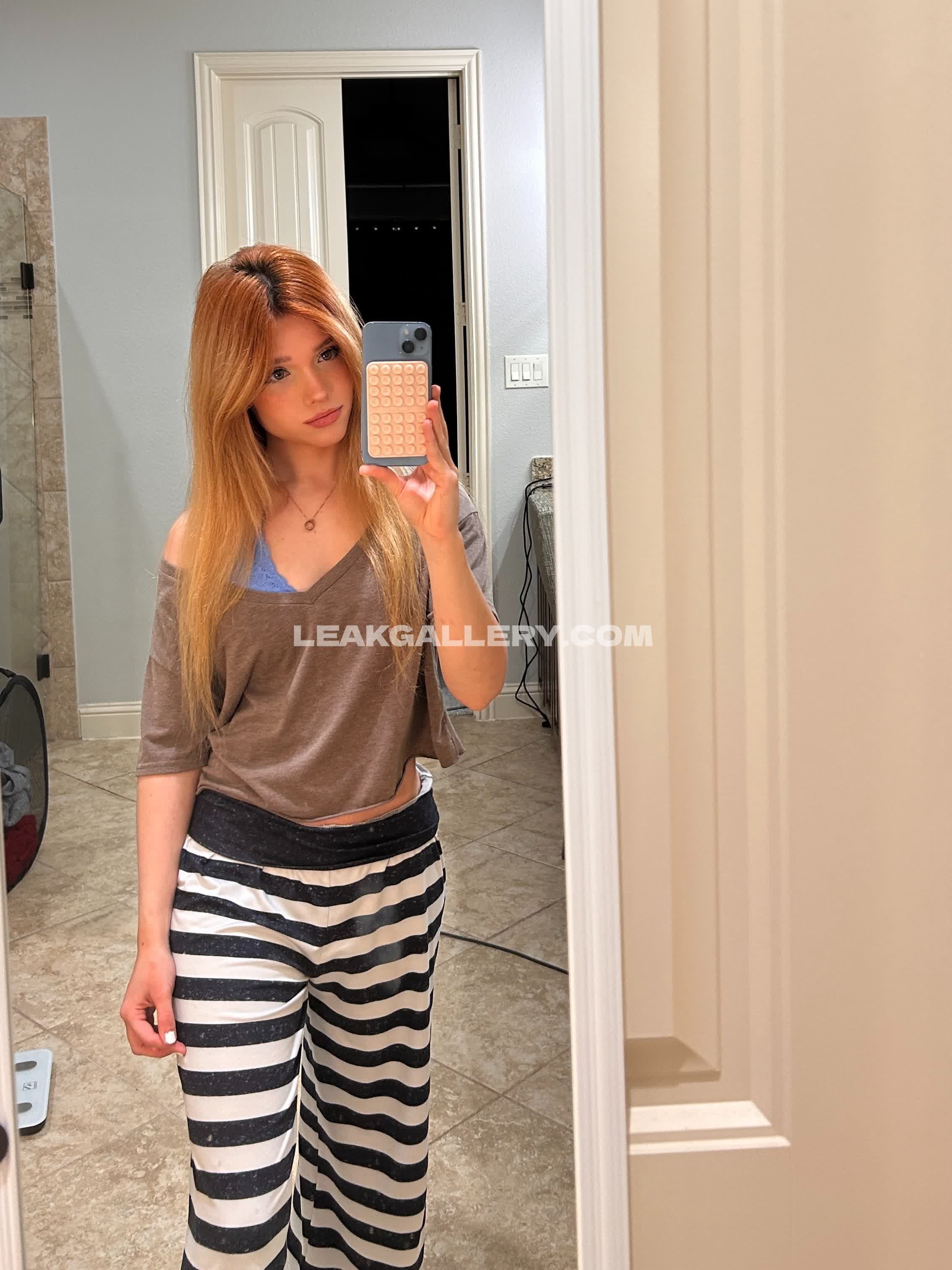 Emmyuh Exclusive Leaked Nude OnlyFans #13112496