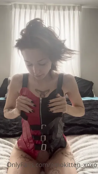 Emokitten Bodysuit Stripping And Teasing OnlyFans Video Leaked