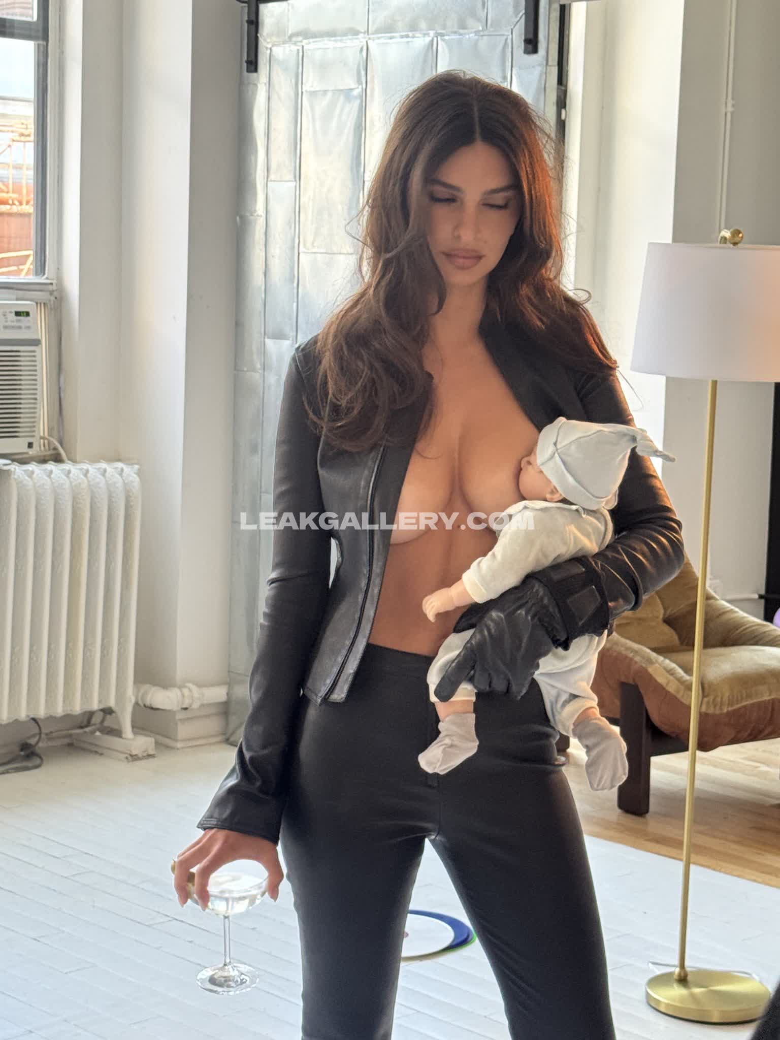 Emrata Exclusive Leaked Nude OnlyFans #12781738