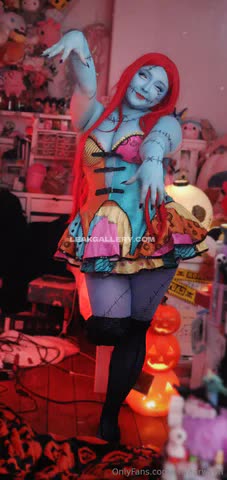 Enyaarwyen Colorful Costume Tease OnlyFans Photo Leaked