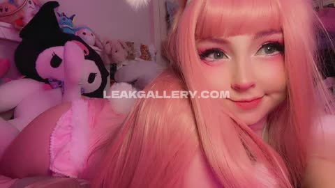 Enyaarwyen Pink Hair Selfie Pose OnlyFans Photo Leaked