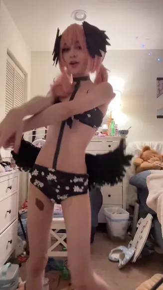 Erohimekaiju Feathered Bikini Dance OnlyFans Video Leaked