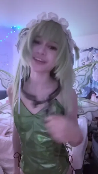 Erohimekaiju Green Dress Tease OnlyFans Video Leaked