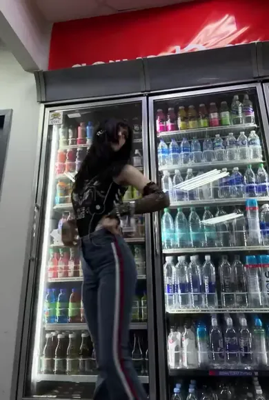 Essaere Tight Jeans Ass Twerk OnlyFans Video Leaked