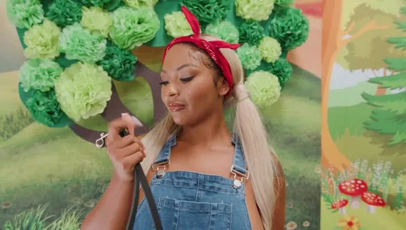 Eva_maxim Denim Overalls Boob Display OnlyFans Video Leaked