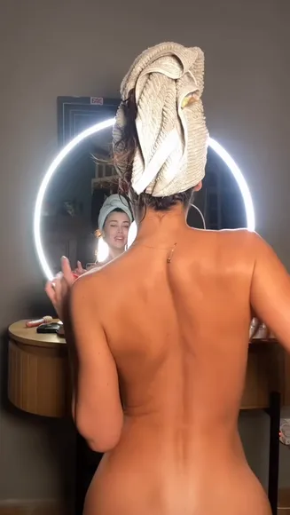 Eva Padlock Naked Back Arching Pose OnlyFans Video Leaked