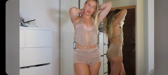 Eviegarbe Beige Bodysuit Twerk OnlyFans Video Leaked