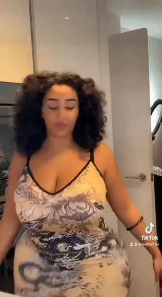 Exohydraxfree Dragon Print Dress Tease OnlyFans Video Leaked
