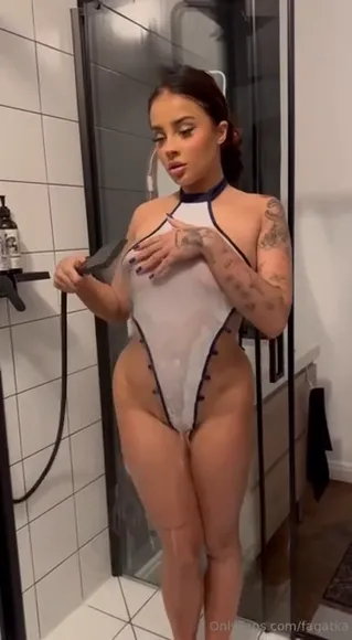 Fagatka Wet Bodysuit Shower Tease OnlyFans Video Leaked