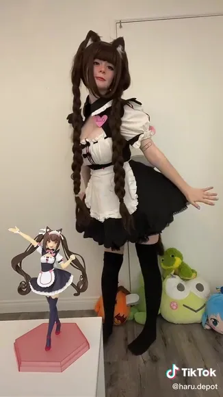 Fake Maid Outfit Leg Lift OnlyFans Video Leaked