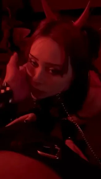 Fanghasfangs... Devil Horns Tease OnlyFans Video Leaked