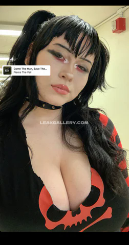 Fanghasfangs... Low-Cut Skull Top Tease OnlyFans Photo Leaked