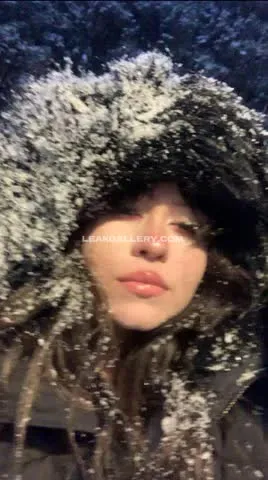 Fanghasfangs... Snow-Covered Hoodie Tease OnlyFans Photo Leaked