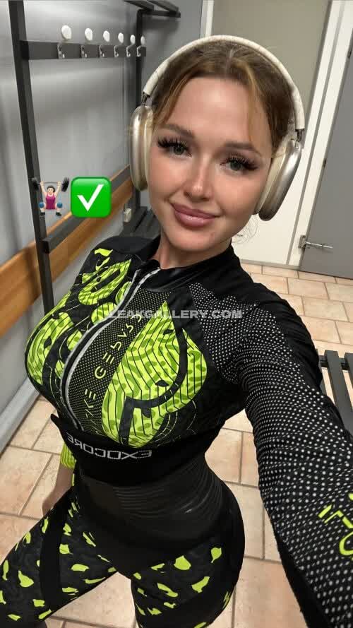 Farmerdarya Tight Bodysuit Selfie OnlyFans Photo Leaked