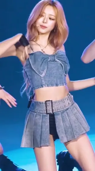 Feelabitshy Denim Crop Top Dance OnlyFans Video Leaked