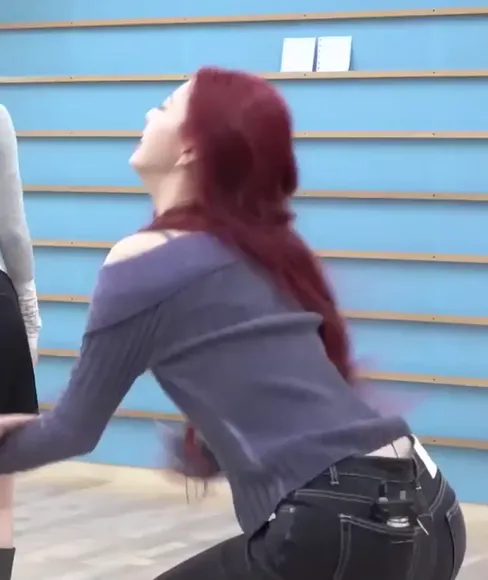 Feelabitshy Midriff Baring Dance Move OnlyFans Video Leaked