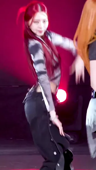 Feelabitshy Midriff Baring Dance Moves OnlyFans Video Leaked