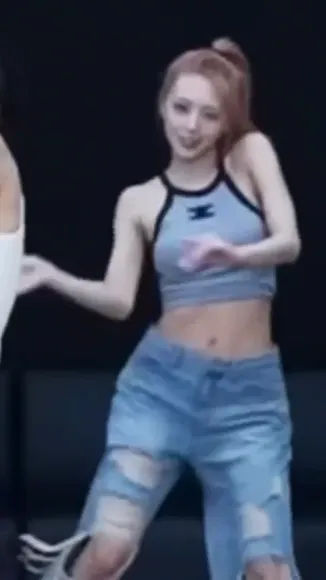 Feelabitshy Crop Top Dance Moves OnlyFans Video Leaked