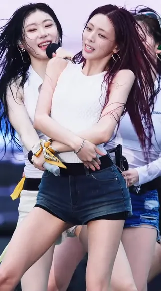 Feelabitshy Denim Shorts Dance Move OnlyFans Video Leaked