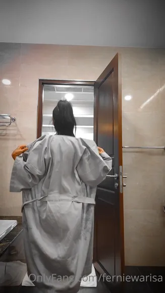 Ferniewarisa Bare Back And Ass OnlyFans Video Leaked