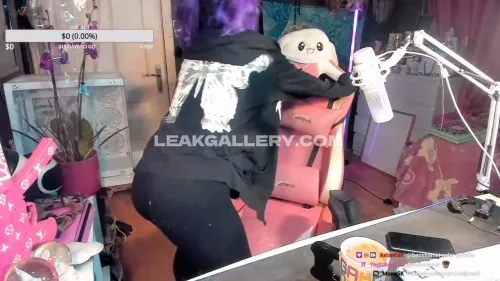 Figonatci Bent Over Chair Tease OnlyFans Photo Leaked
