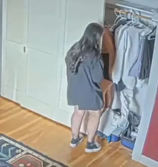 Fishtankdotlive Closet Door Tease OnlyFans Video Leaked