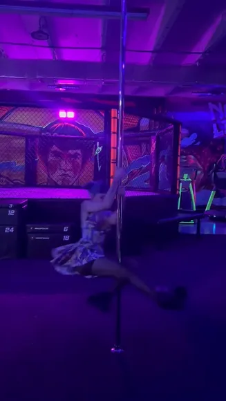 Fishtankdotlive Pole Dance Tease OnlyFans Video Leaked
