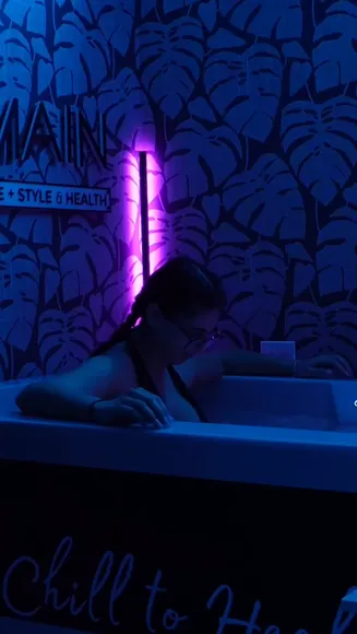 Flexwness Braless Bathtub Tease OnlyFans Video Leaked