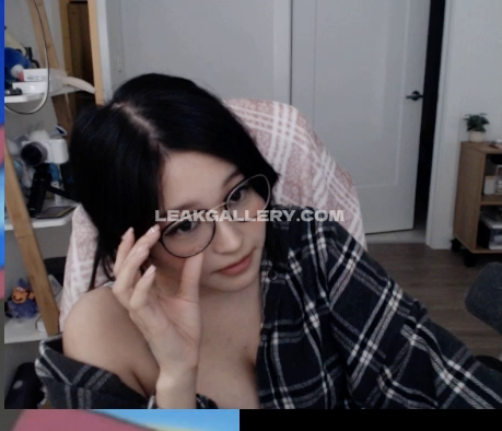 Floaroma / Aikuros Exclusive Leaked Nude OnlyFans #14595566